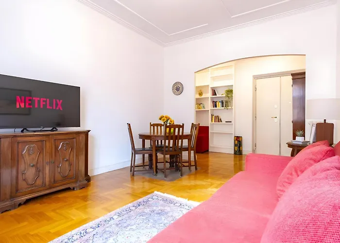 Apartment Elegantis Solinda With Private Terrace - Steps From Metro, Tram & Bus To Rome's Historic Center Rom