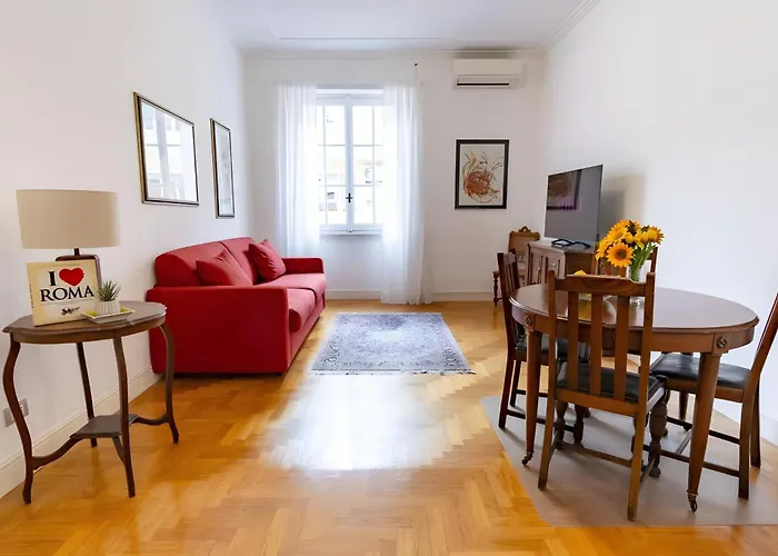 Elegantis Solinda With Private Terrace - Steps From Metro, Tram & Bus To Rome's Historic Center Apartment *