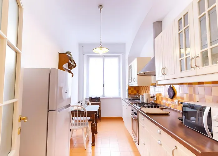 Elegantis Solinda With Private Terrace - Steps From Metro, Tram & Bus To Rome's Historic Center Apartment