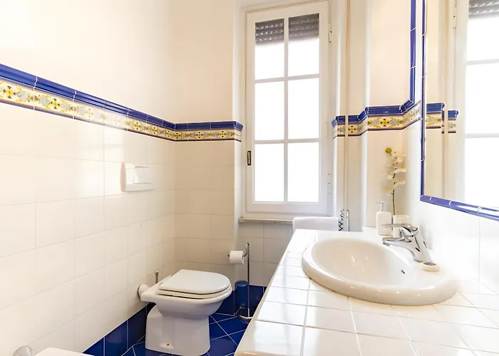 Elegantis Solinda With Private Terrace - Steps From Metro, Tram & Bus To Rome's Historic Center Apartment Rom